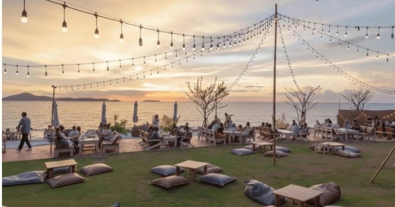 Evenings by the Sea